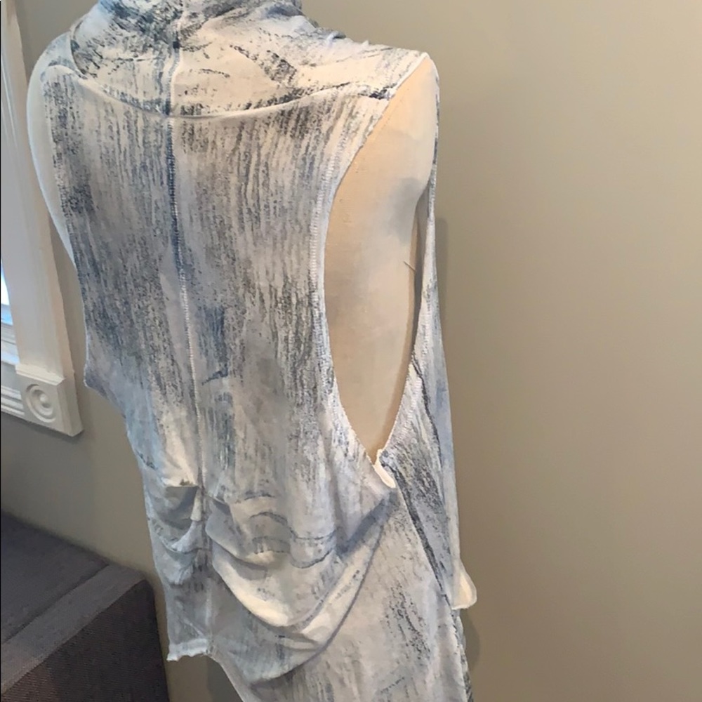 M. Rena Lightweight Vest - Picture 5 of 14